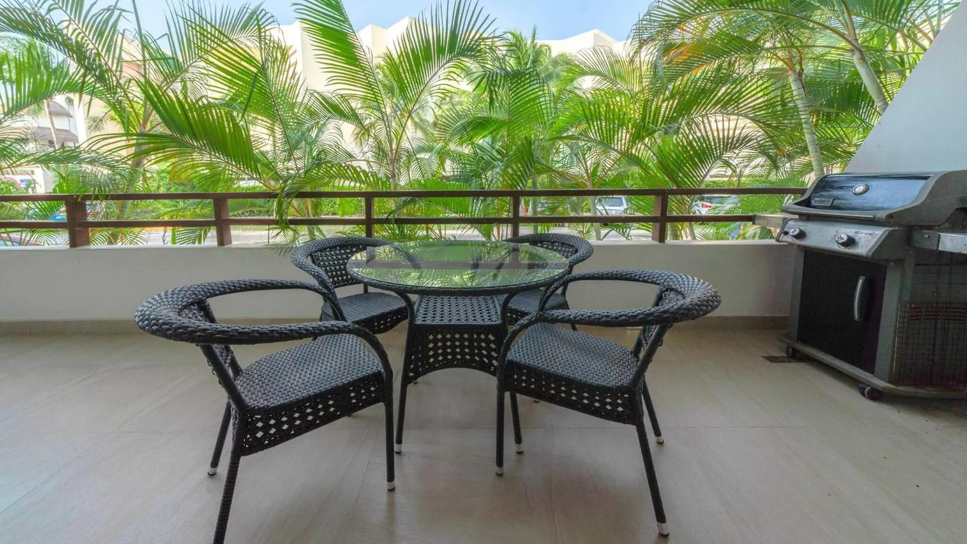 Feriehus Beachside Condo With 2 Bedroom Rooftop, Pool - At Casa Del Mar, Condo Clara Playa del Carmen