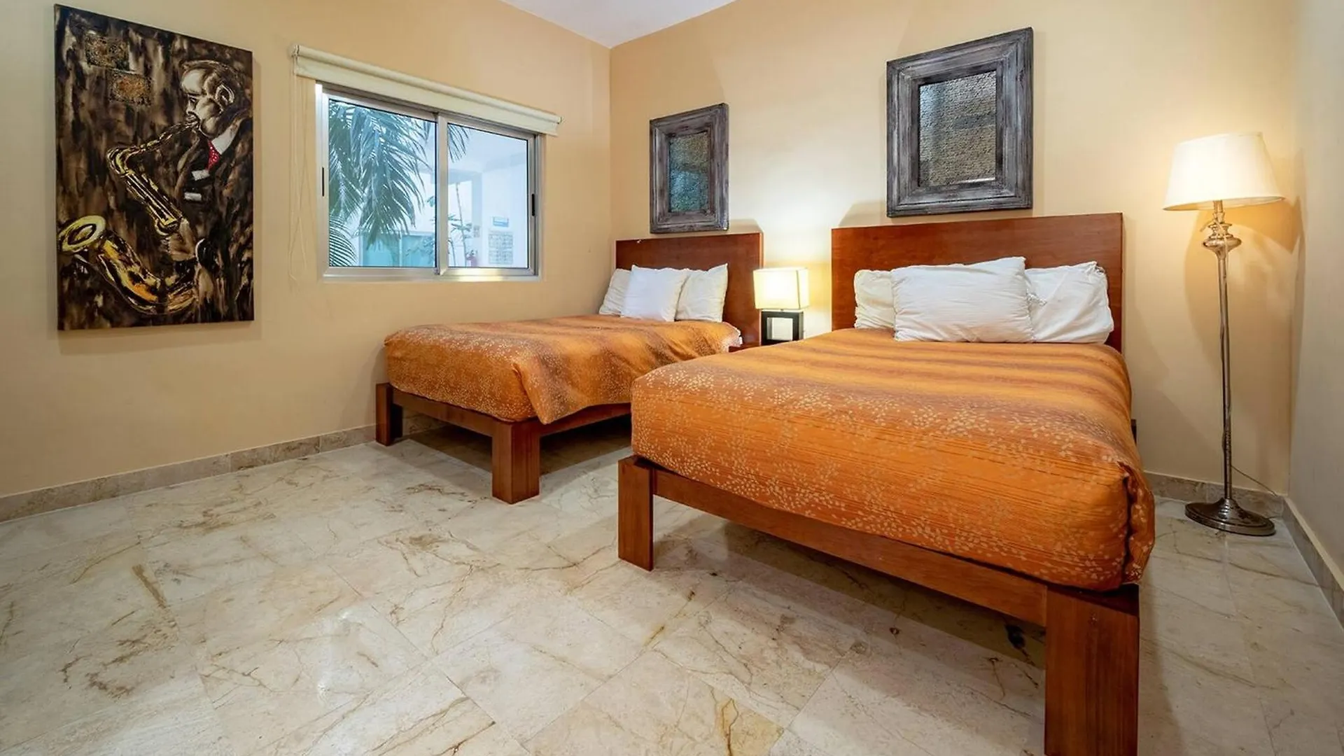 Beachside Condo With 2 Bedroom Rooftop, Pool - At Casa Del Mar, Condo Clara Playa del Carmen Feriehus