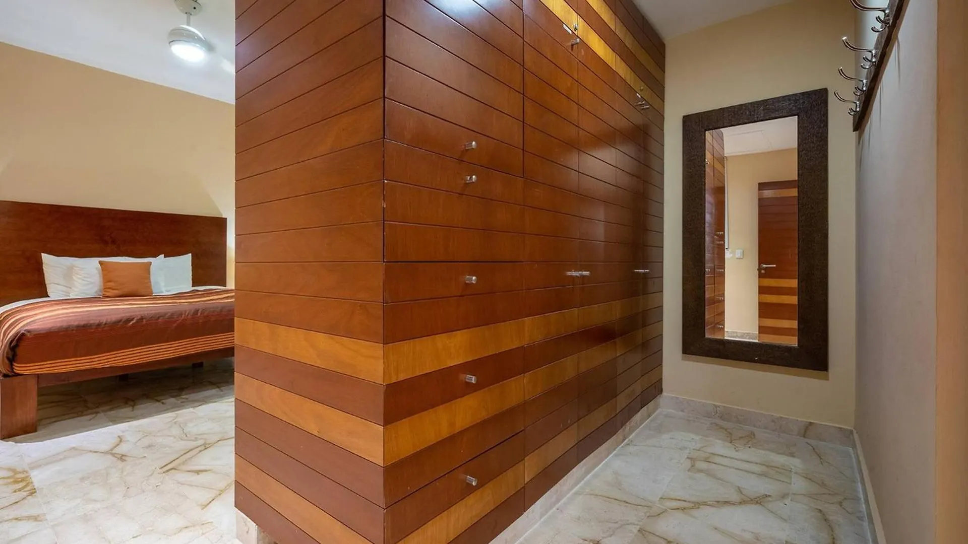 Beachside Condo With 2 Bedroom Rooftop, Pool - At Casa Del Mar, Condo Clara Playa del Carmen Mexiko